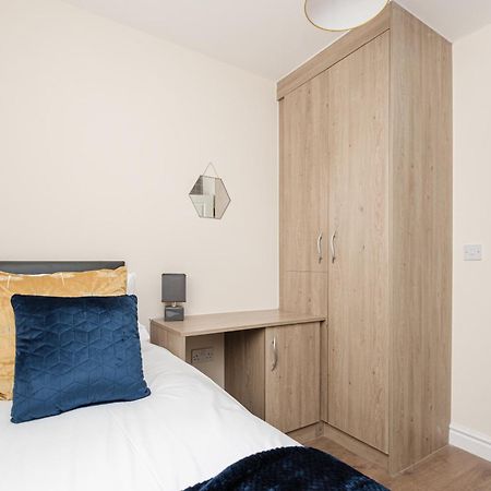 Oxheys House - 5 Bedrooms Contractors Parking 프레스턴 객실 사진